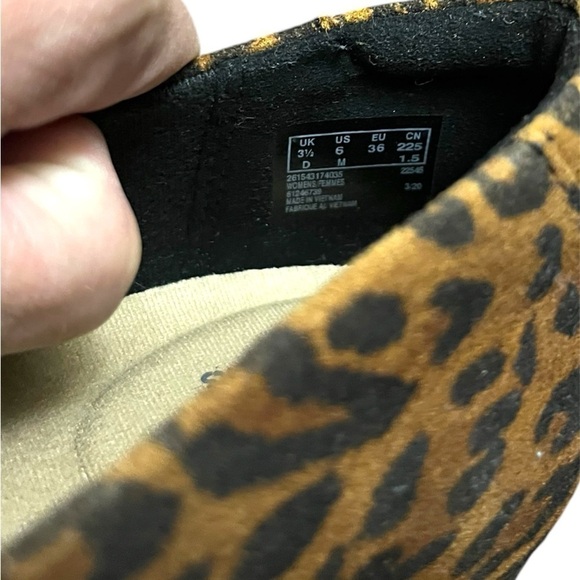 Clarks Shoes - Picture 4 of 5